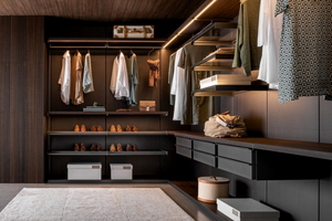 Гардеробная комната Wood and Style. <br/>От 6400 руб/кв.м.