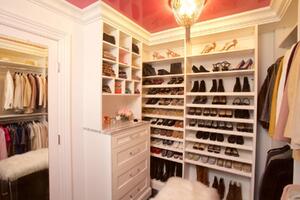 Гардеробная комната Little Posh. <br/>От 7250 руб/кв.м.