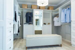 Гардеробная комната Domestic white. <br/>От 6550 руб/кв.м.